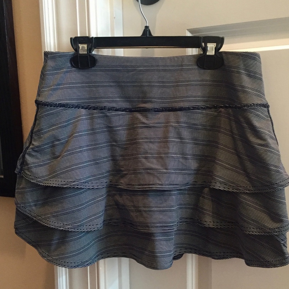 ATHLETA Swagger Skirt Skort Navy Dotted Stripe M